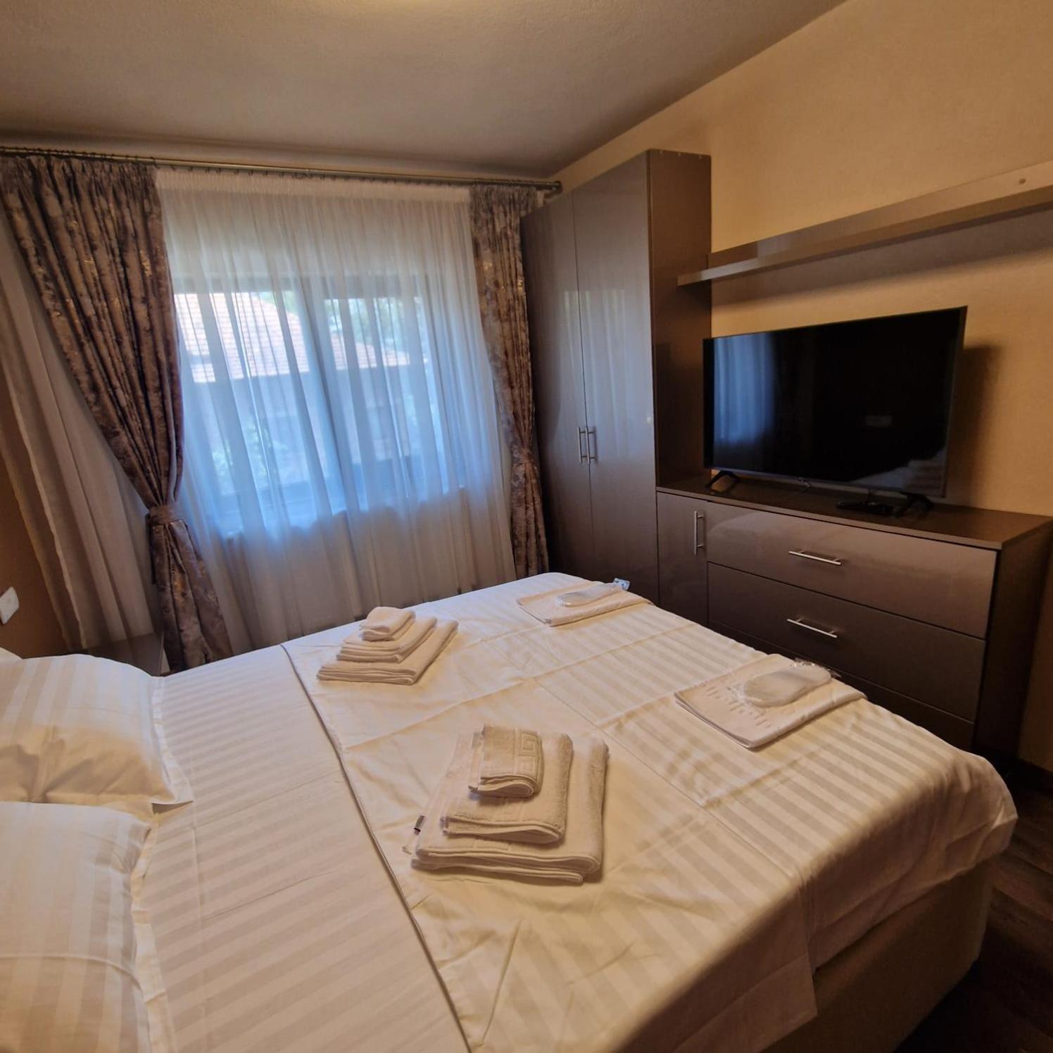 Apartament Iulius 4 Curtea de Argeş Extérieur photo