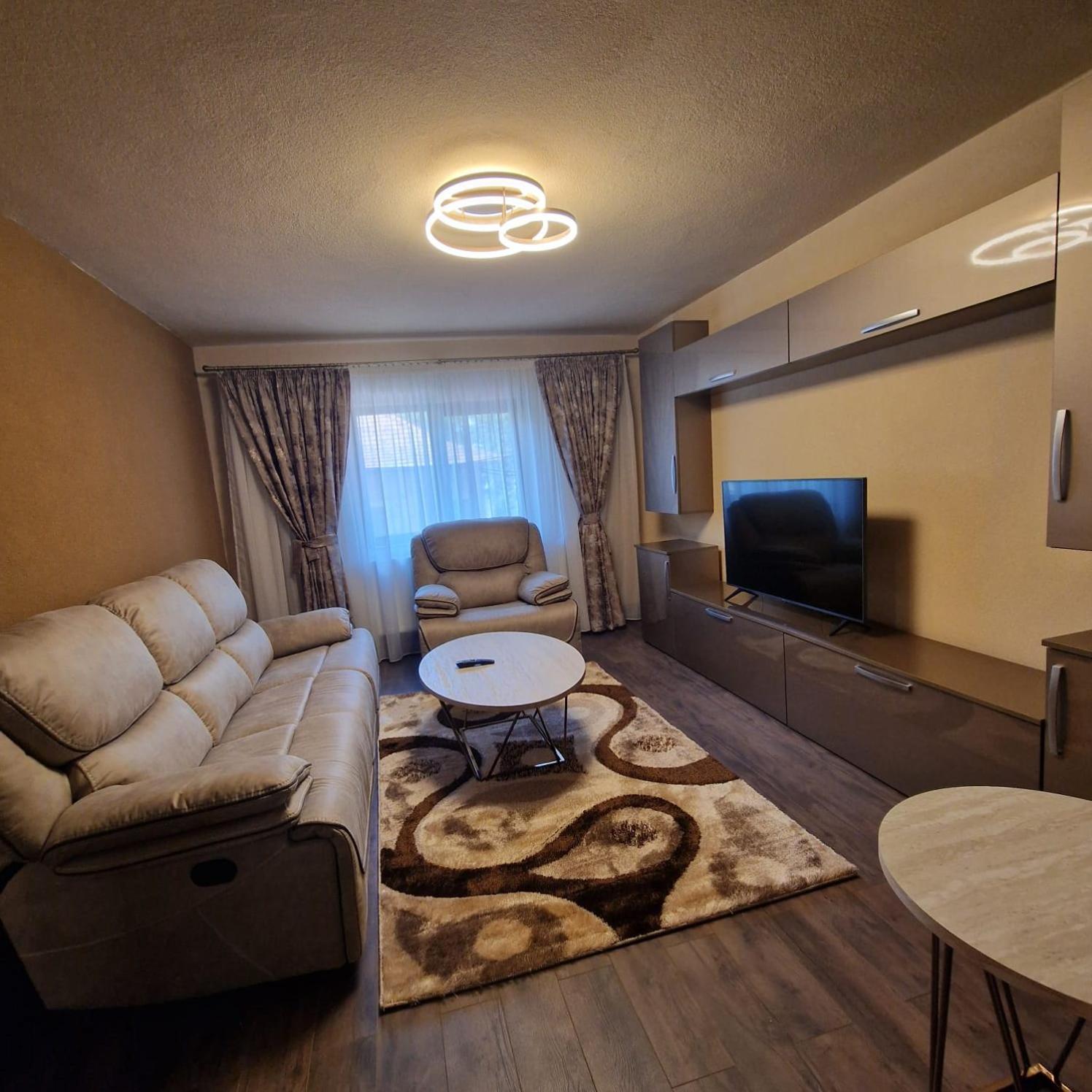 Apartament Iulius 4 Curtea de Argeş Extérieur photo